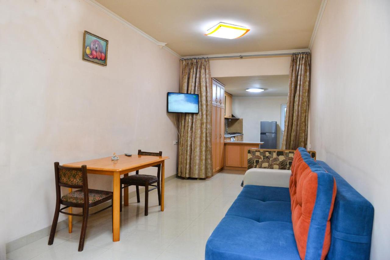 Marina Apartment เยเรวาน ภายนอก รูปภาพ
